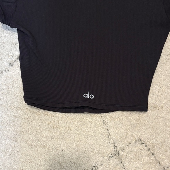 ALO Yoga Black Crop Top - Picture 8 of 8